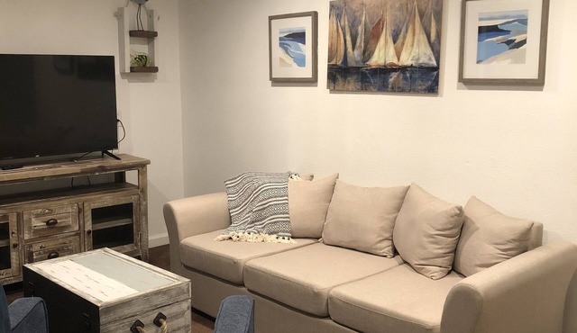 A convenient 1 bedroom near downtown, utep, and local hospitals.