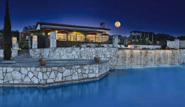 Absolutely gorgeous resort & condos !