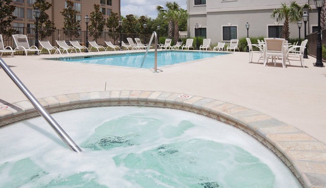 Accessible 1BR King | Roll-In Shower Suite