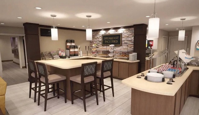 Accessible 2BR Suite | Free Breakfast, Pool & Gym
