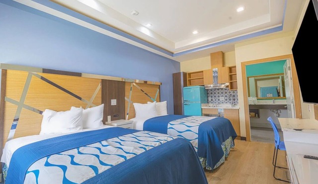 Affordable Southwest Houston Stay with Kitchenette Perfect for the Family