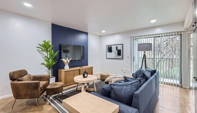 Airy King Suite Getaway | Sleeps 4 | Pool, Prkg