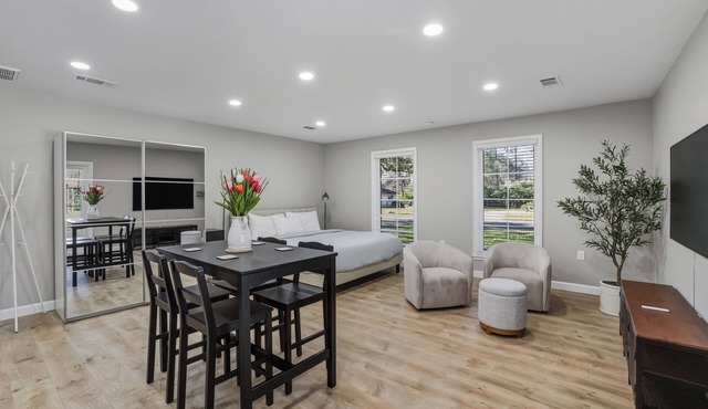Airy Studio off Highland Rd. near LSU and Hospitals