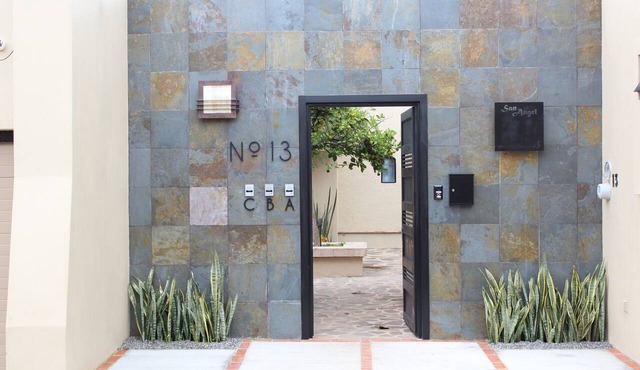 Ajijic 1 Bed Guesthouse-great Location-patio-bikes-pickleball Court-golf Cart
