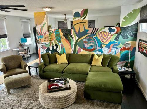Algiers Point studio w full kitchen
