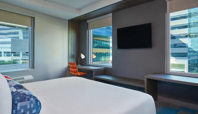 Aloft by Marriott Richardson