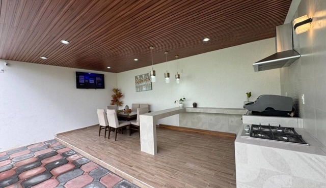 Altavista House