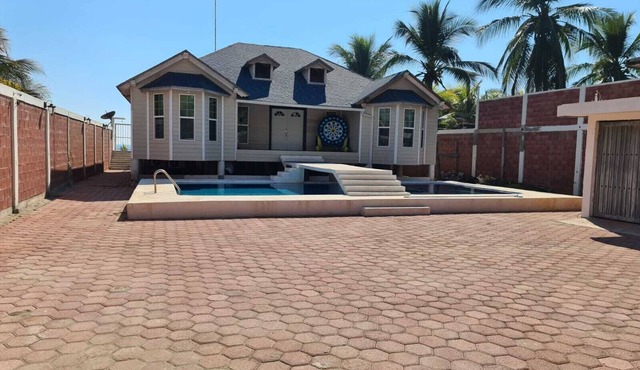 Amazing Beach House with cool AC