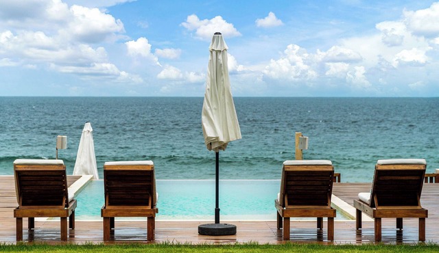 Amazing Beachfront Villa 13 Full Rooms With Bathroom