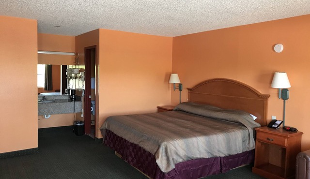 American Inn Cleburne