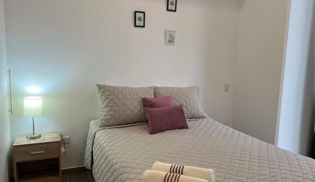 Apartamento de dos Habitaciones Cerca del Aeropuerto