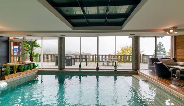 Apartment 'Dream Holidays' with Mountain View, Indoor Pool, at the Foot of the Slopes in Chamrousse