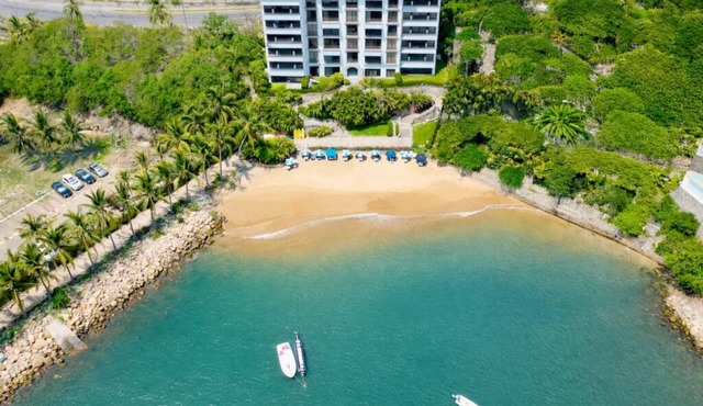 Apartment in marina with beach, swimming pool, paddle tennis, ocean view, restaurant, gym