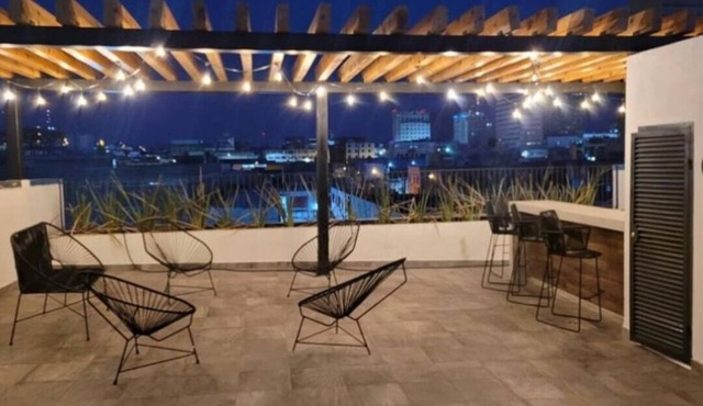 Apartment: Style/comfort downtown area