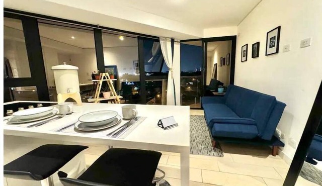 Apartment W/Balcony overlooking downtown
