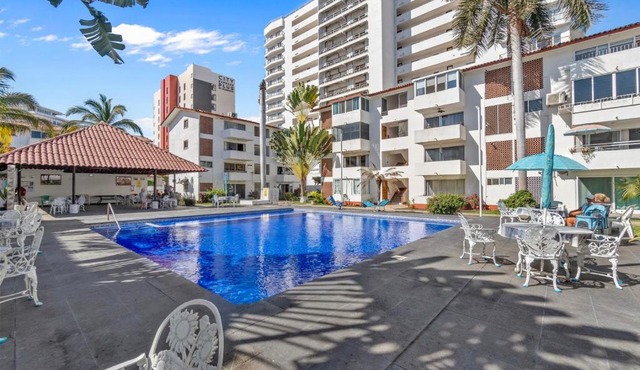 Apartment with pool near the beach in PV