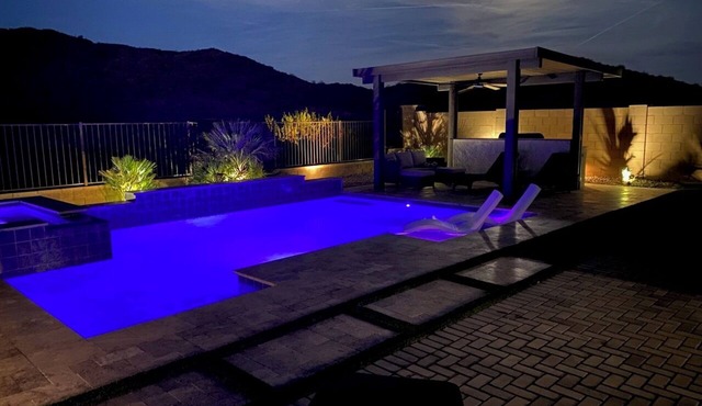 Arizona Dream Stay 🌵 Newly Heated Salt Water Pool: Secluded Spa & Mountain View