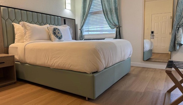 Athens Hotel & Suites