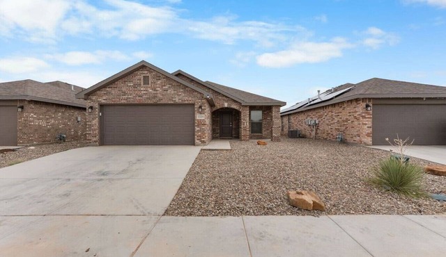 Basin Haven, King Suite, Clean Modern 3BR, Garage