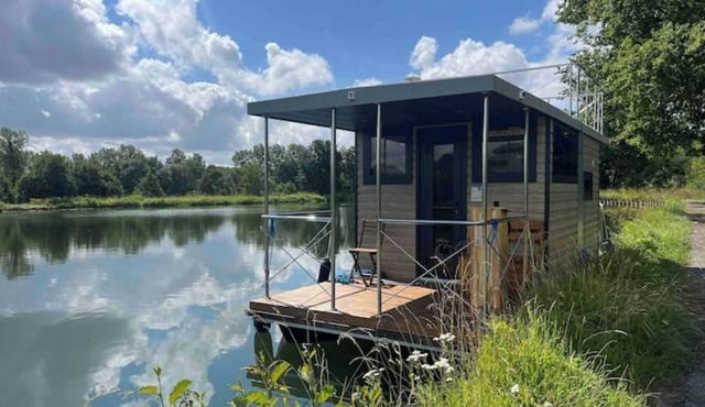 Bateau Comfortable sur L'eau in Vadencourt