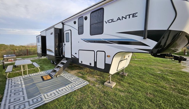 Bayfront Bliss – Solitude 5th Wheel - Sleeps 6