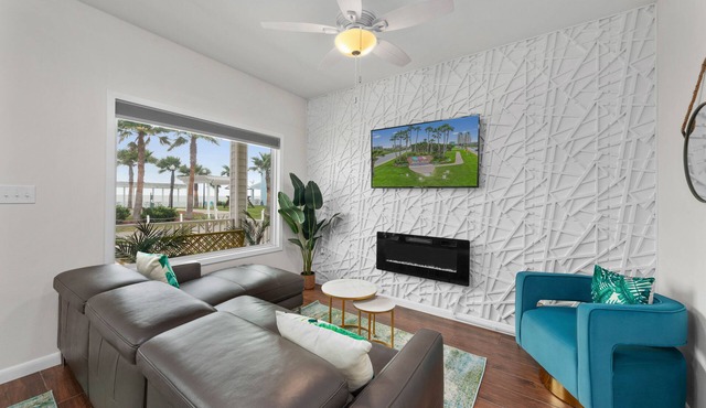 Bayfront Cottage - Pool - Hot Tub - Close to Beach