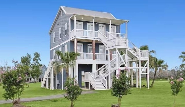 Bayou BandB Escape Fire Pit + Hot Breakfast