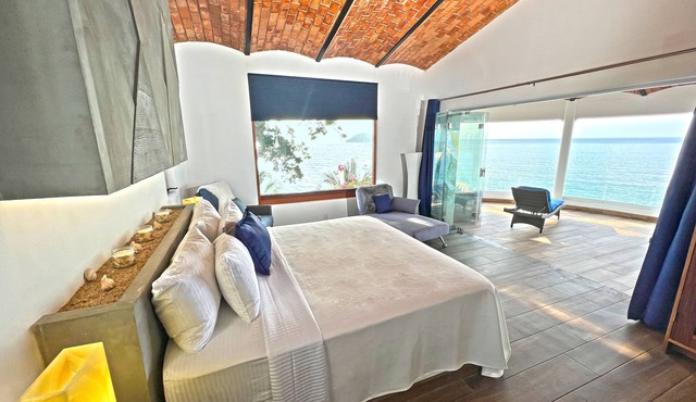 Beach Front, Amazing, Private Home