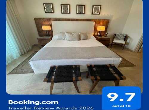 Beachfront 2 bedroom Condo in Playa Royale Resort, Nuevo Vallarta