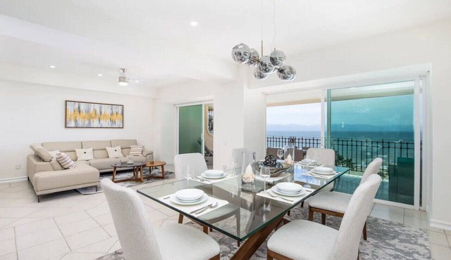 Beachfront condo best location spectacular views