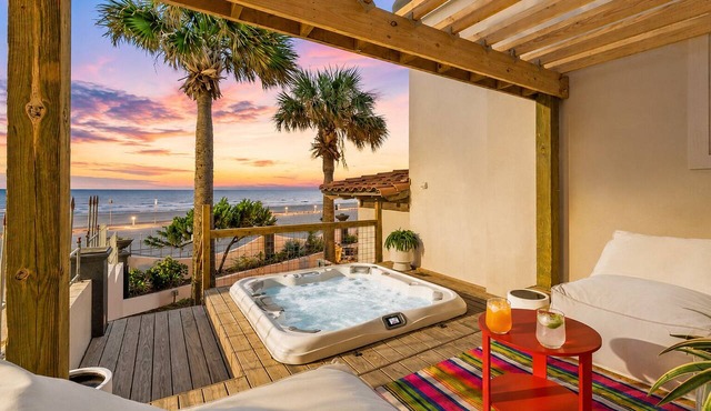 Beachfront Condo | Hot Tub | Pool | Gulf View