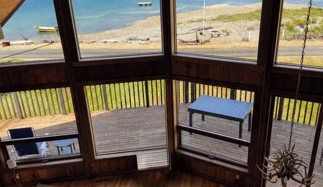 Beachfront Getaway on Hood Canal in Seabeck