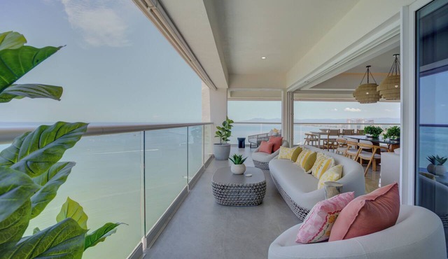 Beachfront Luxury 4BR | Pools, Gym & Ocean Views