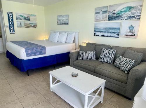 Beachgate Condo Suites and Hotel 438 condo