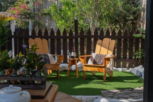 Beautiful 2-Bedroom Cottage with Garden Near Lake