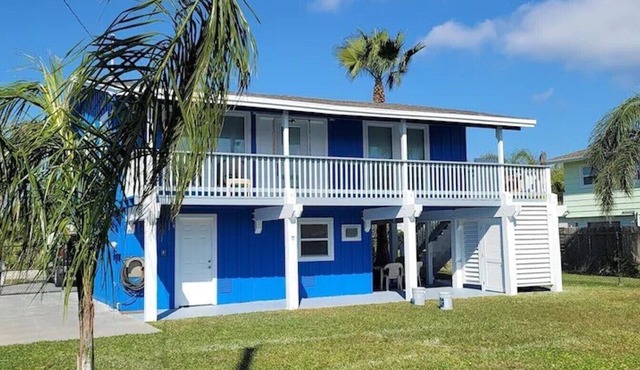Beautiful 2-BR/2-BA Beach Retreat with EV Charging & Fenced Yard STR22-00196
