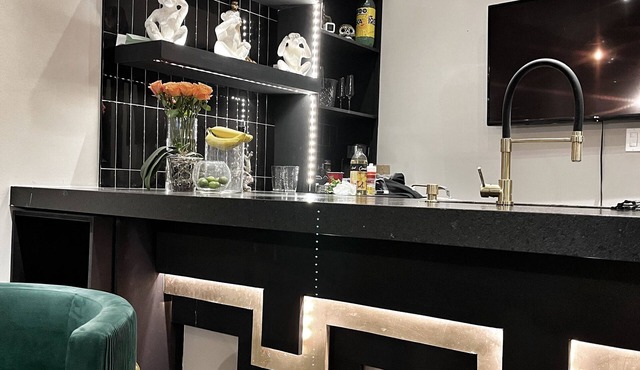Beautiful, clean, stylish, modern, safe, great location, cozy casita