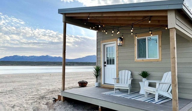 Beautiful Tiny House on Yuba Lake for a Romantic Glamping Escape on the Beach with Incredible Views in Utah