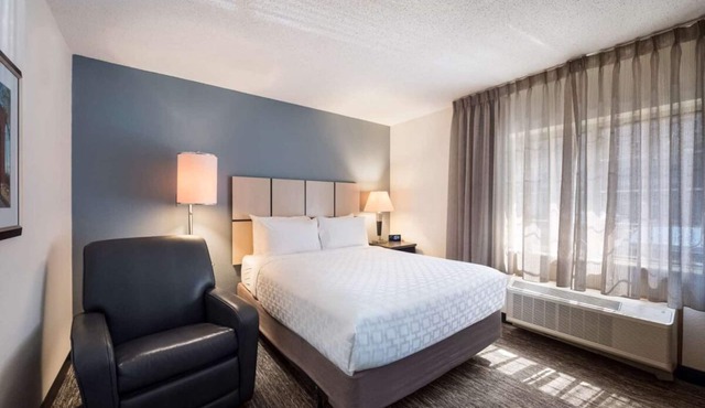 Best Place to Stay in Texas! 4 Modern Units, Pet-friendly, Full Kitchen!