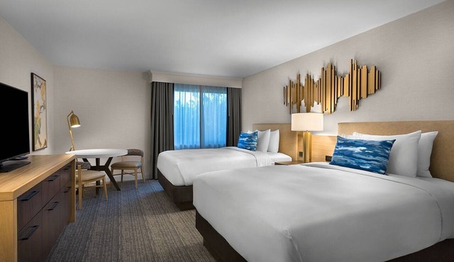 Best Value, Quality Stay! with Outdoor Pool, Close to Pinewood Park!