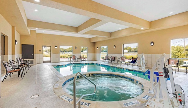 Best Western Plus Burleson Inn & Suites