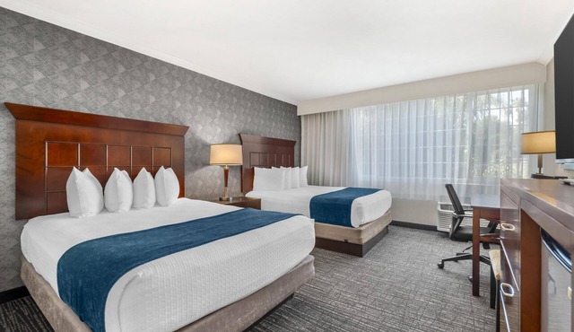 Best Western Plus Carriage Inn