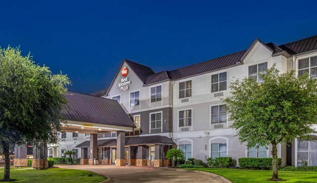 Best Western Plus Hobby Airport Inn & Suites