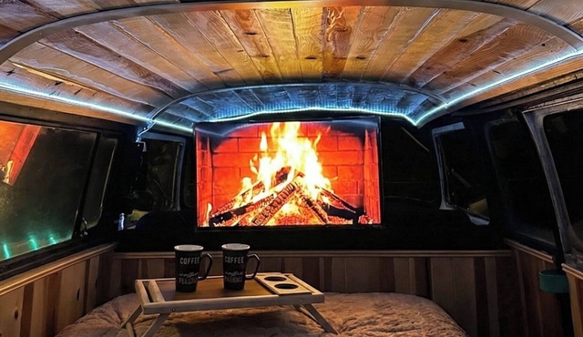 Biciting Combi Love Glamping with Jacuzzi and Views
