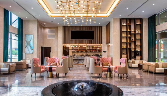Blossom Hotel Houston, Curio Collection by Hilton