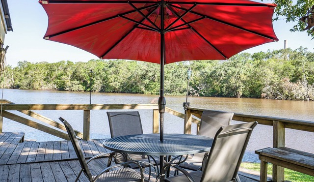 Boudreau's River Retreat - Gorgeous Riverfront views, pet-friendly