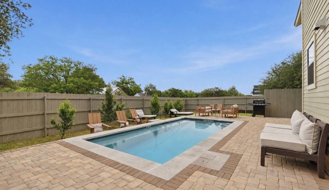 Bouldin 6 bedroom with heated pool