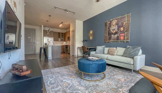 Boulevard Stays Dashing 1BR Suite Pool, Parking Gym G