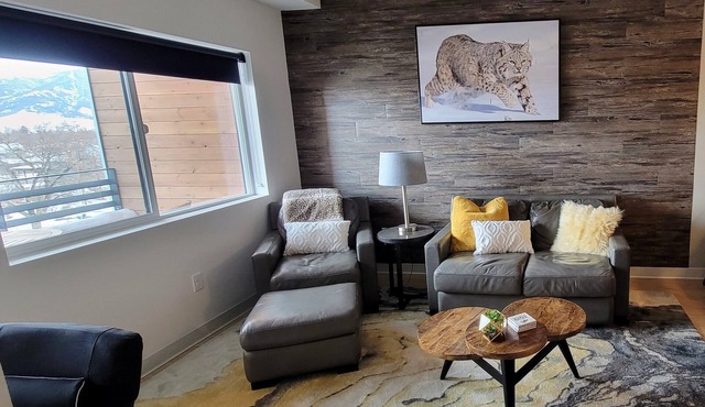 Bozeman Summer Getaway: Climate-Controlled Garage + Mountain Views!