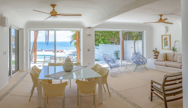 Breath taking ocean front Villa, one of a kind in the best beach of Cancun.
